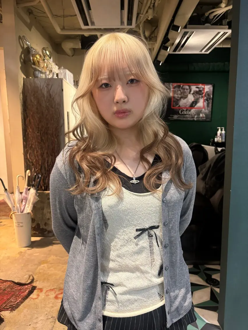 セミロング カラー カット ヘアカラー トリートメント ブリーチ/エクステ はしもと そな🫧のヘアスタイル