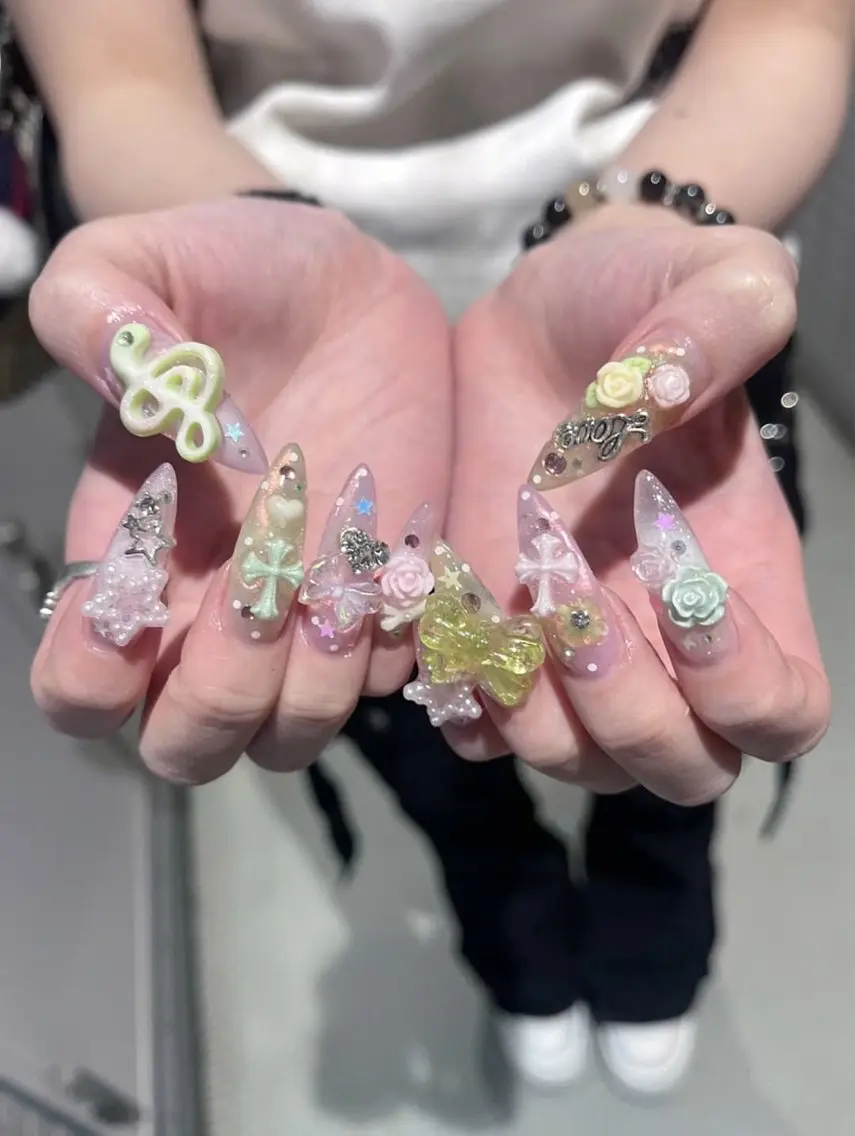 ネイル HAPPI NAIL . LEEのネイルデザイン