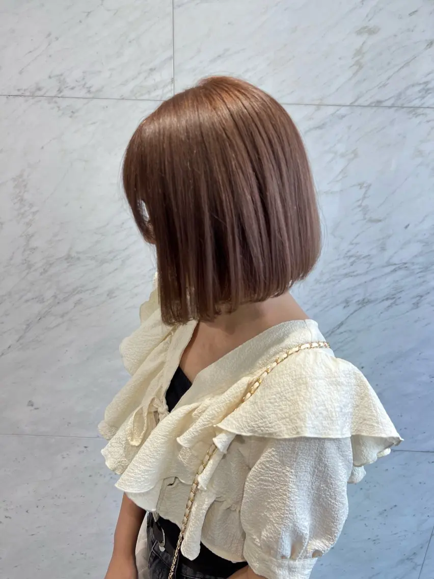 ショート カラー ベージュカラー ブリーチ ミルクティーベージュ カット ヘアカラー トリートメント ベイリコルド　アトリ 店長　宮城一真のヘアスタイル