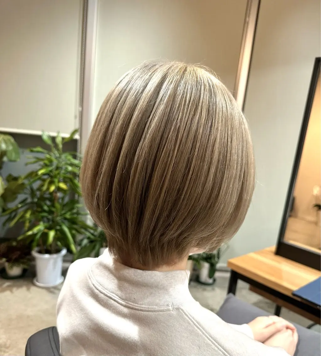 ショート カラー カット ヘアカラー トリートメント ✨髪質改善/ハイトー ン/艶髪高山のヘアスタイル