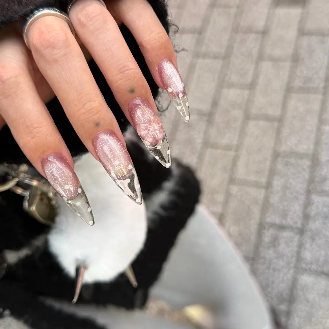 ネイル クリアネイル ドット ハンドネイル 𝐫𝐚𝐢 𝐧𝐚𝐢𝐥のネイルデザイン