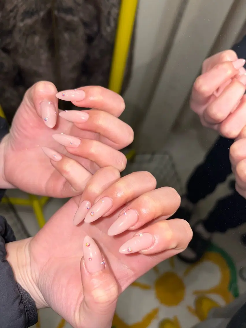 ネイル ミディアムネイル ワンカラーネイル ピンク ピンクベージュ 33nail✴️栄 スミレ❇️Gel-xのネイルデザイン