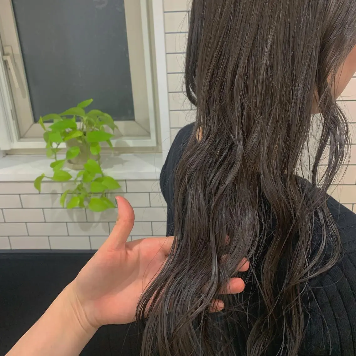 ロング カラー 透明感カラー グレージュ ロング トリートメント cana 札幌レイヤースタイルのヘアスタイル