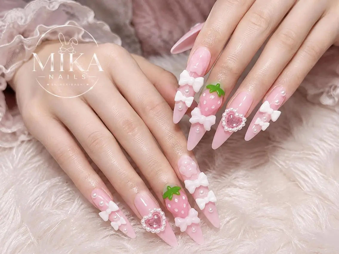 ネイル アートネイル チークネイル ドット フットネイル フレンチネイル ハンドネイル ハンドケア Mika Nails 心斎橋のネイルデザイン