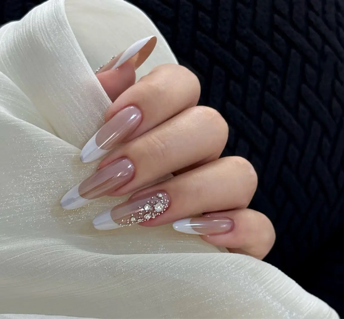 ネイル フットネイル フレンチネイル グラデーション 氷ネイル・うるうるネイル 韓国ネイル ハンドネイル Mixx Nail_ Studioのネイルデザイン