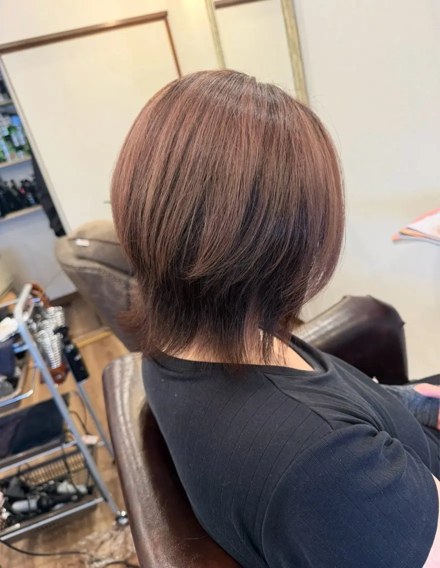 ミディアム カラー 森川 美保のヘアスタイル