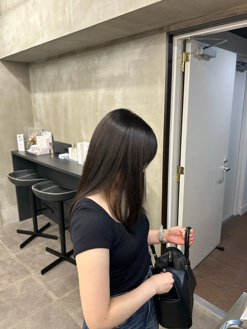 セミロング カラー コウノ ダイキのヘアスタイル