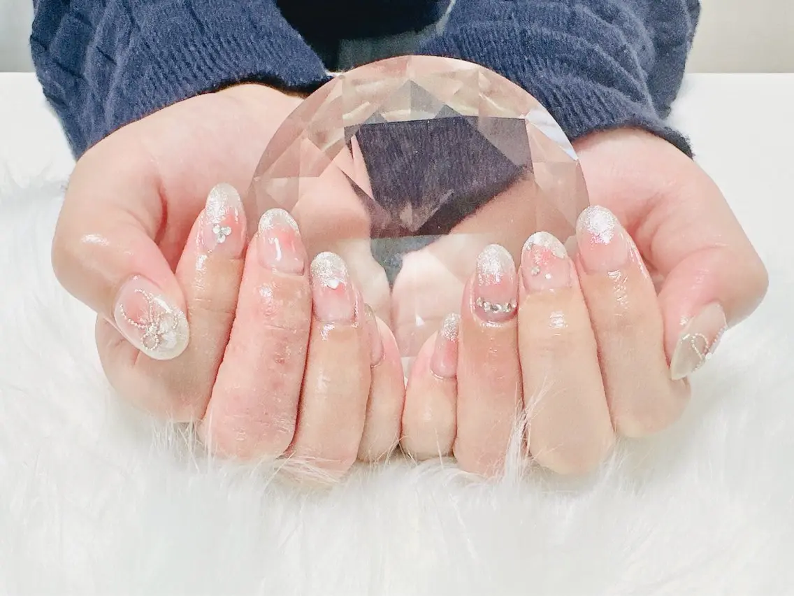 ネイル チークネイル グラデーション マグネットネイル リボン nailsalon oluoluのネイルデザイン