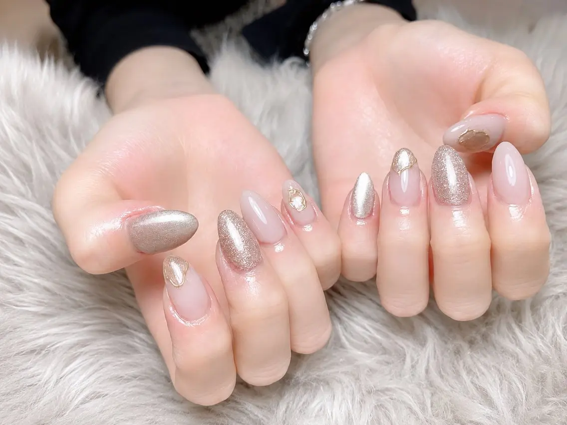 ネイル ミラーネイル ニュアンスネイル シンプルネイル Nailsalon Loa✨のネイルデザイン