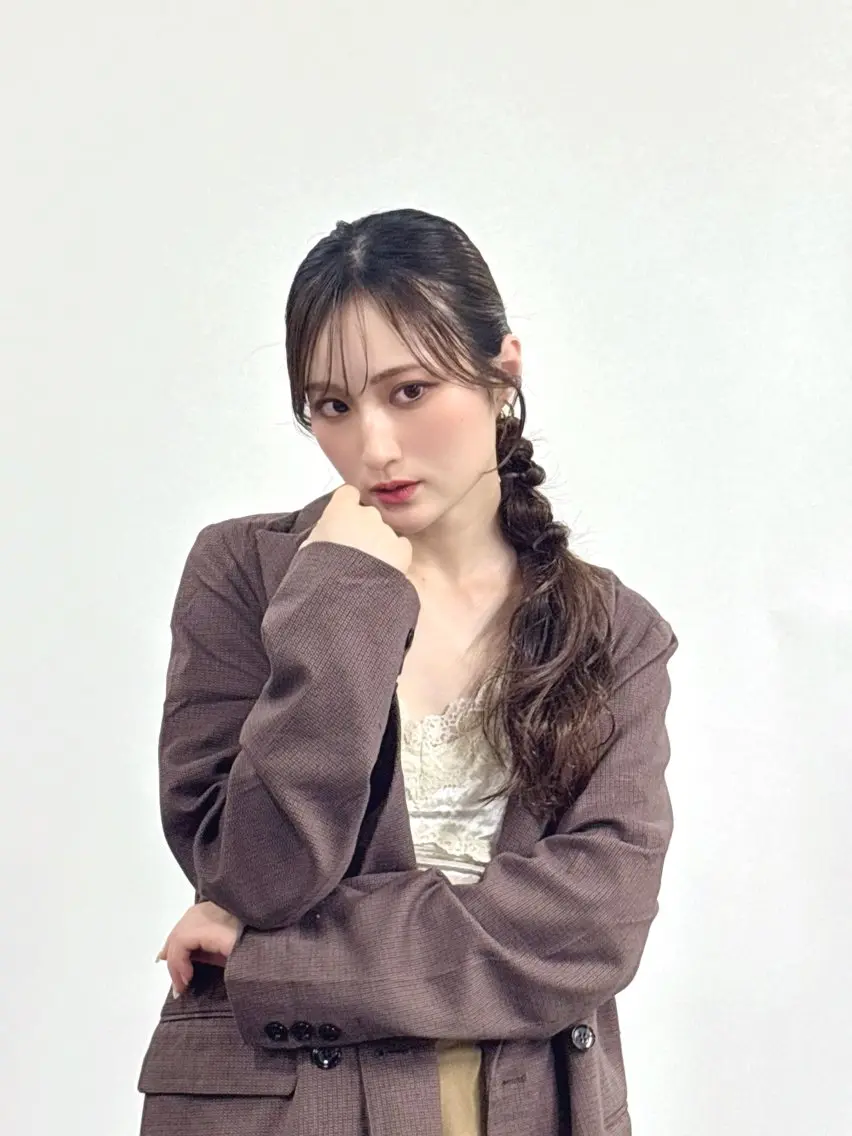 ロング カラー ヘアアレンジ 神品 幸音のヘアスタイル