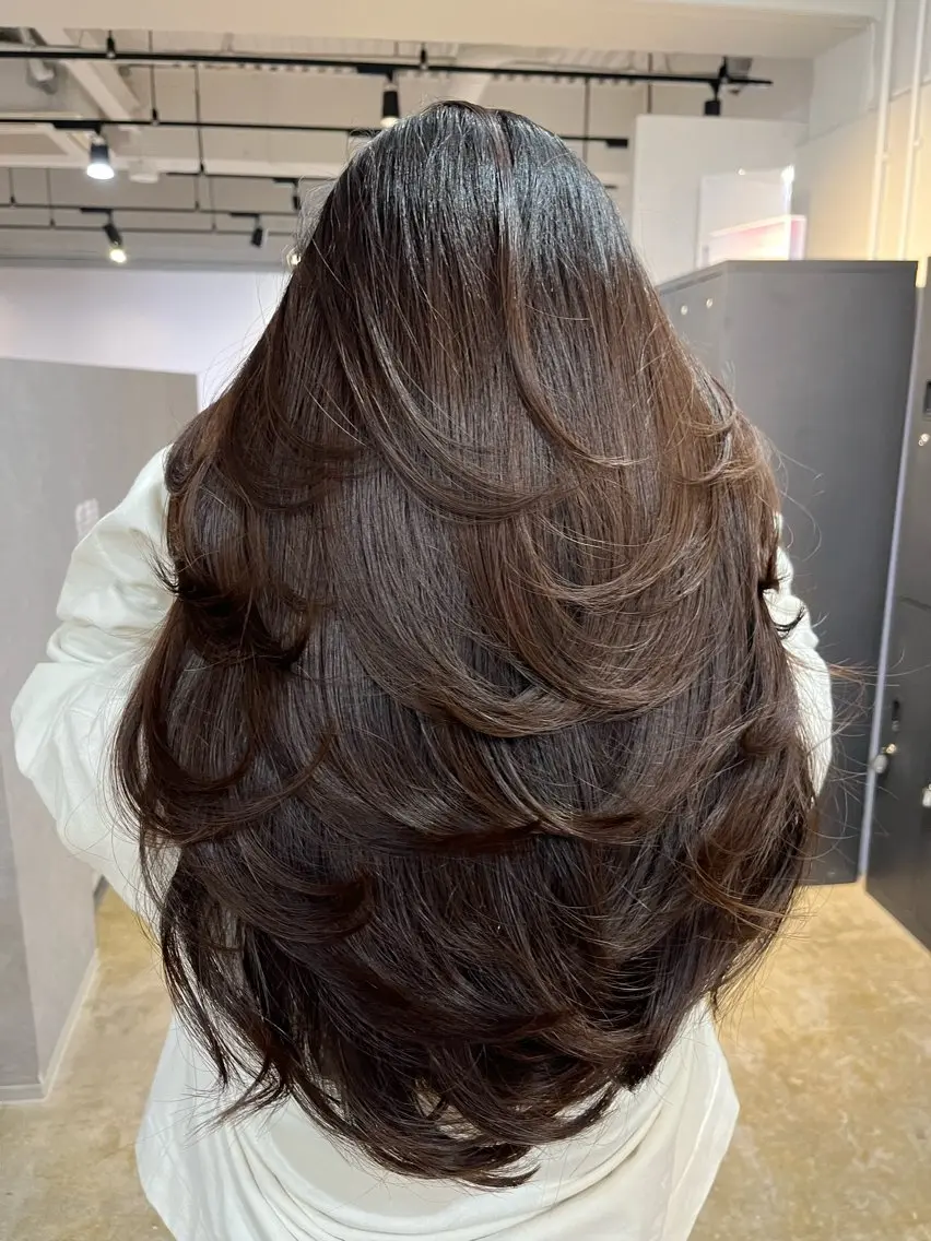 ロング レイヤーカット Merly Osakaのヘアスタイル