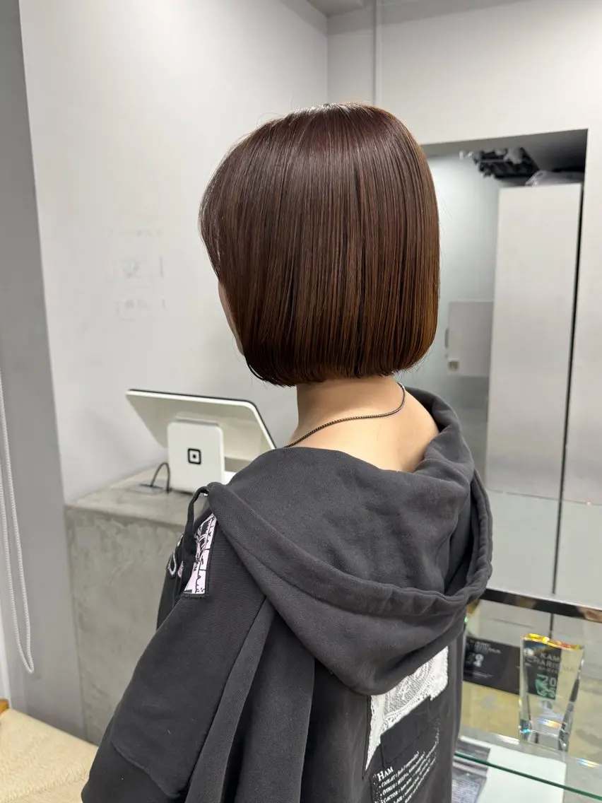 ショート ボブ カット maina/透明感 ベージュ/ブラウンのヘアスタイル