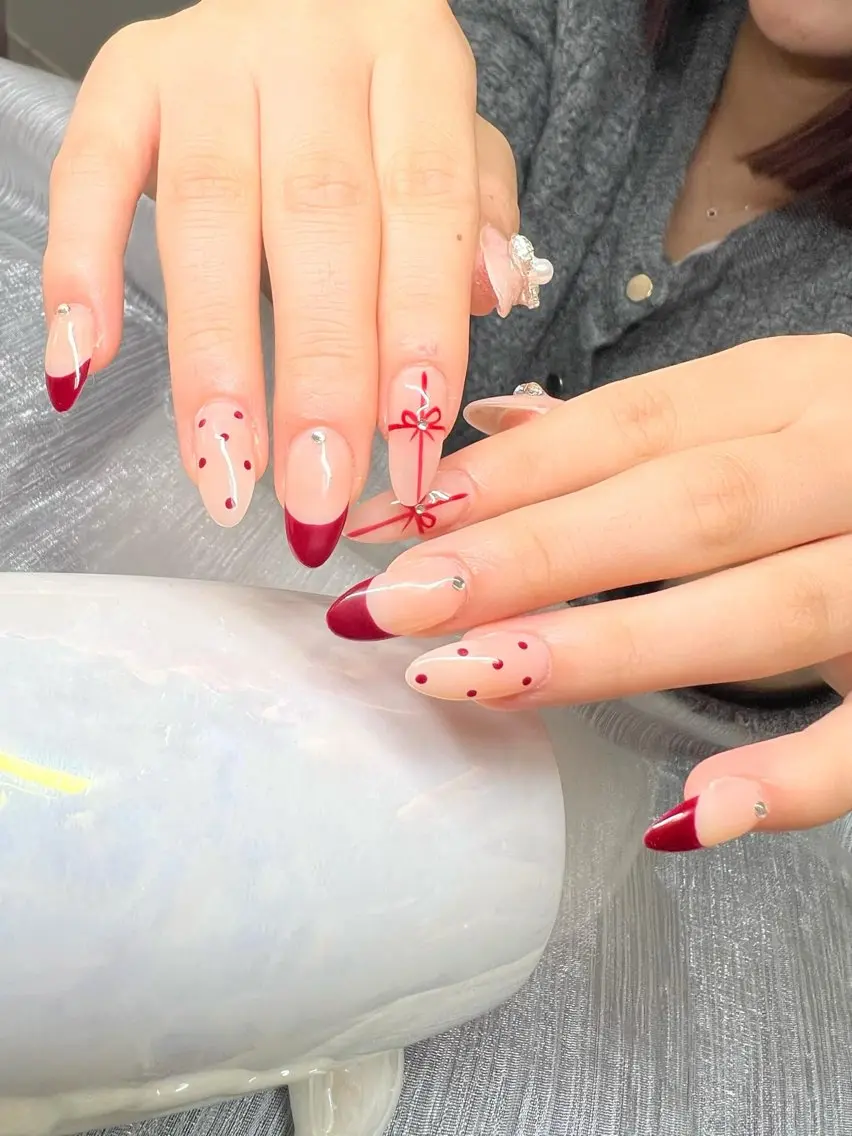 ネイル オーロラネイル チークネイル 長さ出し フットネイル フレンチネイル Lee Nails チップ長さだし専門店のネイルデザイン
