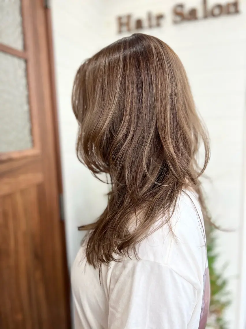 セミロング カラー ハイライトカラー ハイライト カット ヘアカラー トリートメント 🍇おぐら めぐみ🍇のヘアスタイル