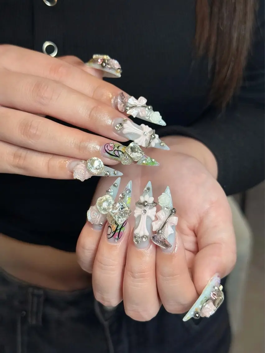 ネイル チークネイル ドット フレンチネイル グラデーション ハート ハンドネイル Julli NailStudioのネイルデザイン