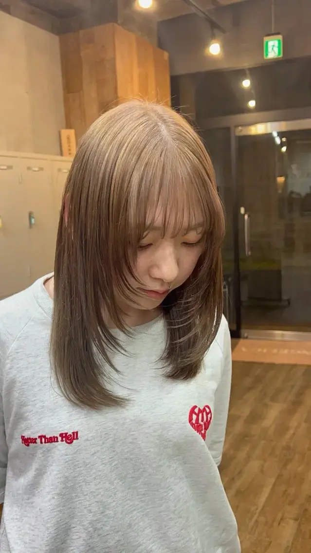 ミディアム ショートボブ ミディアムパーマ 韓国風カラー ボブ ハイライト 神田 姫奈|郡山 |レイヤーカットのヘアスタイル