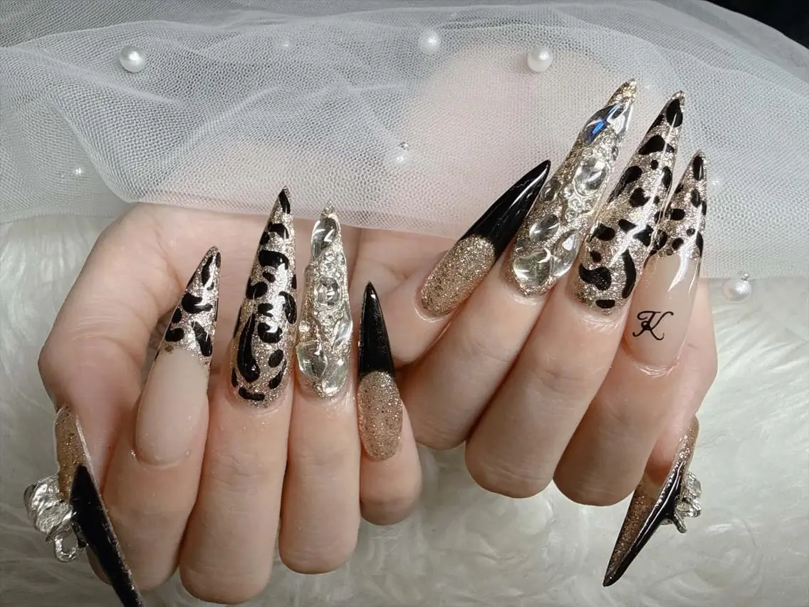 ネイル フレンチネイル ジェルネイル ガラスフレンチ ハロウィン ハート ハンドネイル mia H.babynailのネイルデザイン