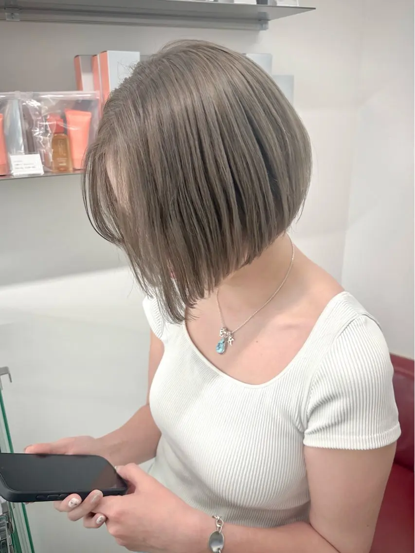 ショート ヘアカラー 🔷ブリーチバレイヤ ージュ🔷飯野達也のヘアスタイル