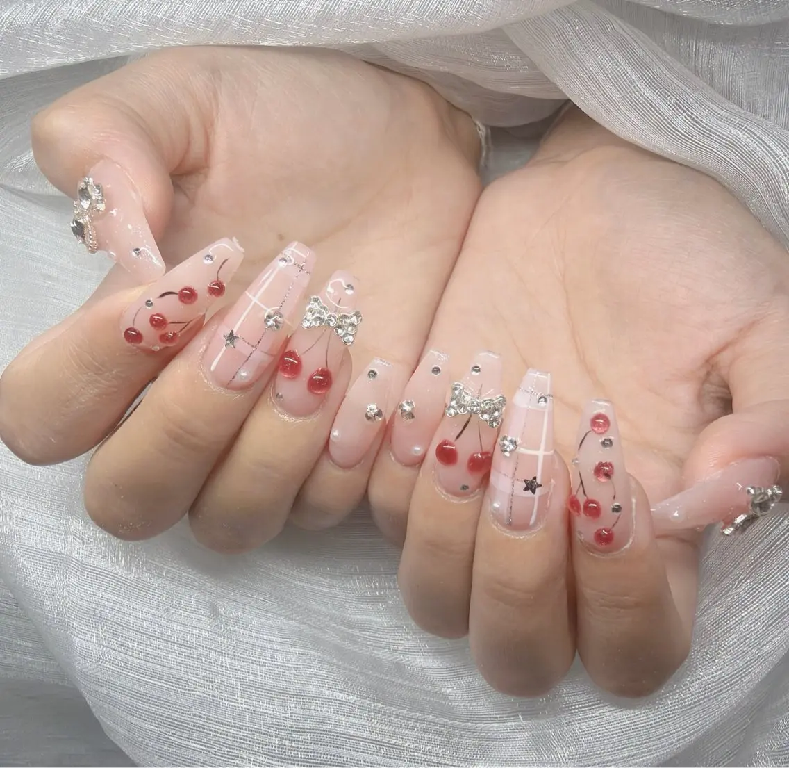 ネイル 長さ出し グラデーション 卒業式 キラキラネイル マグネットネイル ハンドネイル Lee Nailsのネイルデザイン