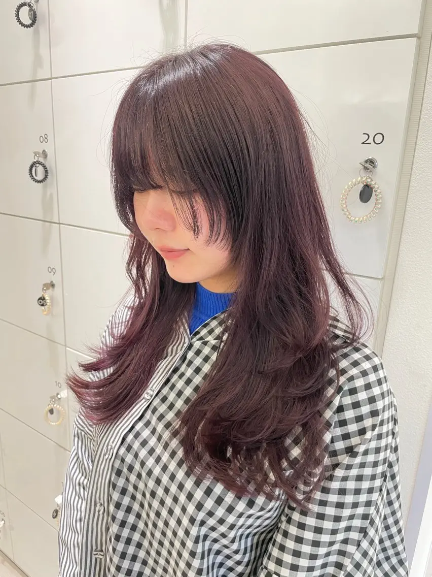 ロング レイヤーカット 海外レイヤー/赤み 消しカラー/上原聖奈のヘアスタイル