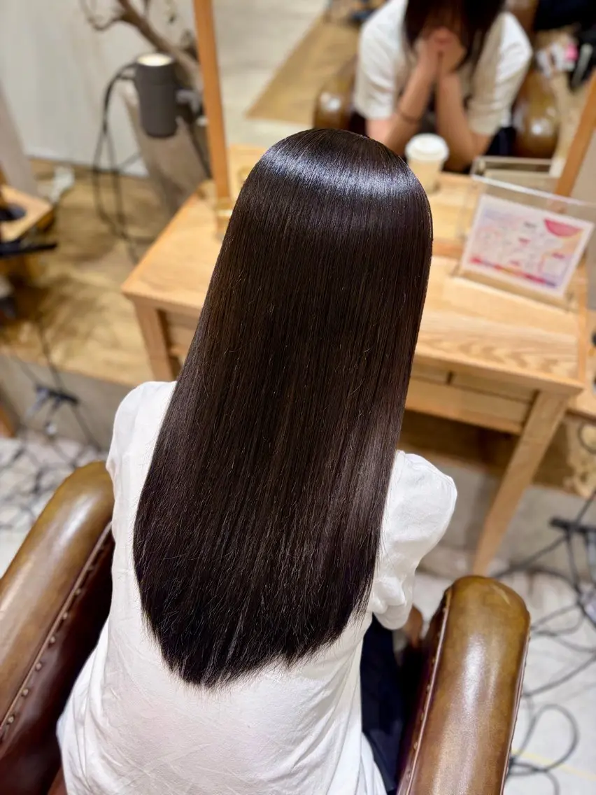 カラー 髪質改善 西崎 愛加のヘアスタイル
