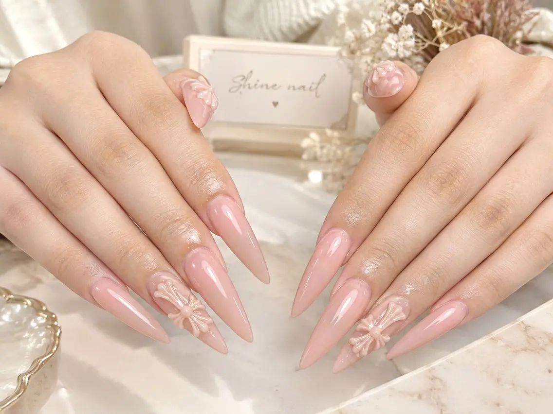 ネイル shine 🎀 長さ出し専門のネイルデザイン