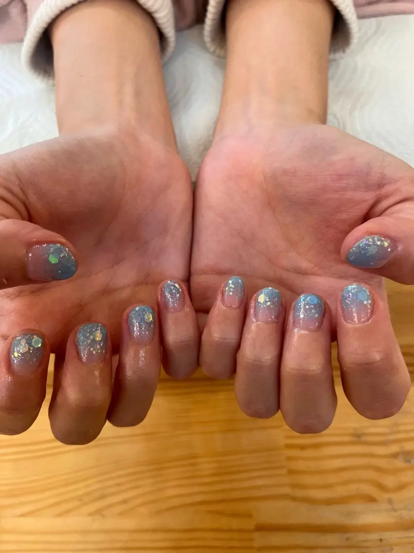 ネイル グラデーション ラメ(グリッター) ラメグラデーション ハンドネイル nailAlaia 妙典店 アイリのネイルデザイン