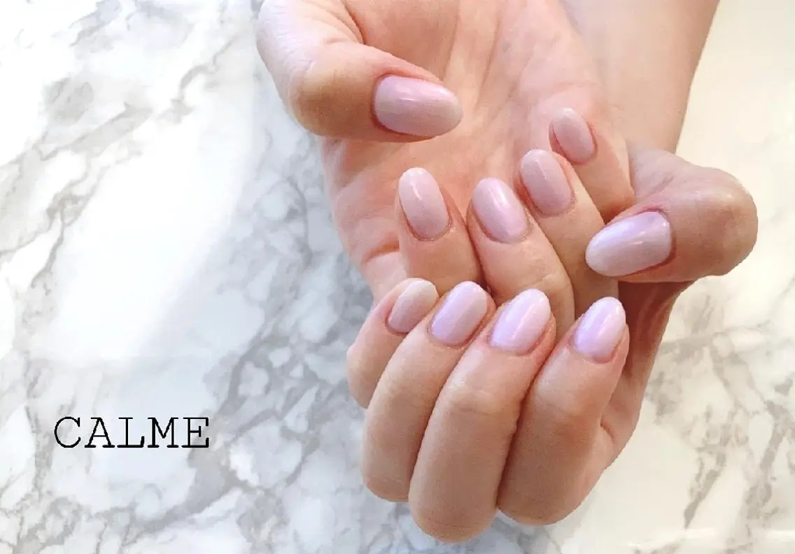 ネイル ワンカラーネイル ピンク ホワイト ハンドネイル CALME ♡のネイルデザイン