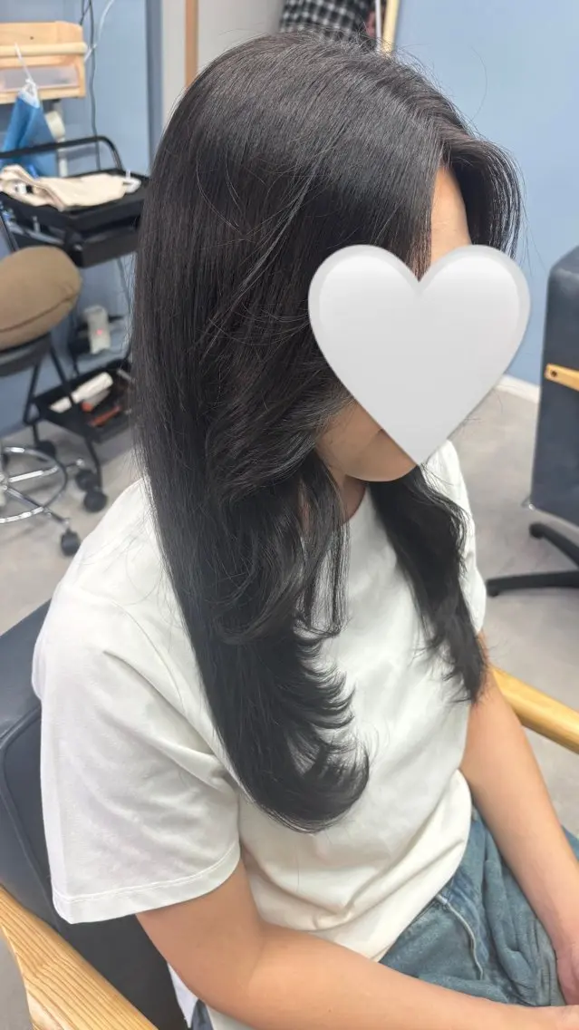 セミロング カラー カット ヘアカラー つばた みゆ🦋のヘアスタイル