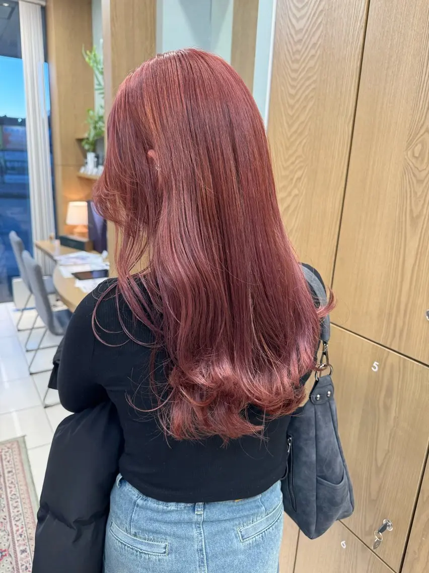 カラー ブリーチ 透明感カラー ピンクカラー 児玉 楓凜のヘアスタイル
