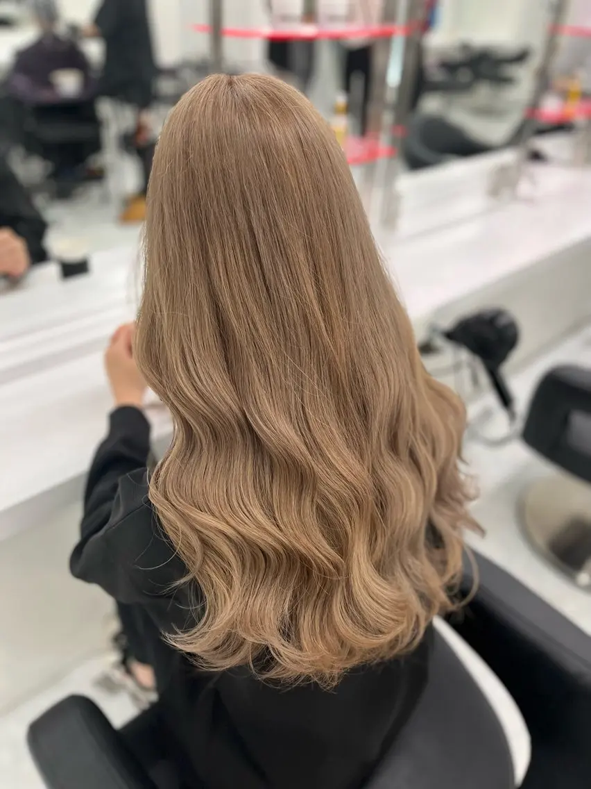 ロング カラー ヘアカラー 🫧うる艶トレンド 🫧透明感カラーのヘアスタイル