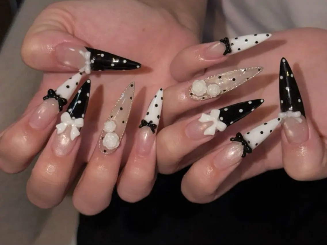 ネイル アートネイル オーロラネイル フレンチネイル ジェルネイル グラデーション ハンドネイル Sora  Nail Studioのネイルデザイン
