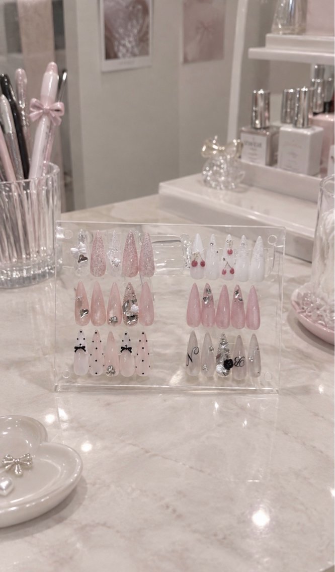 ネイル ハンドネイル NENENAIL ワンホン♡キラキラのネイルデザイン