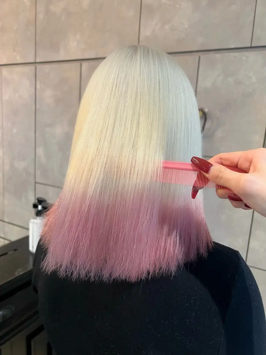 セミロング カラー 🎀ハイトーン・艶 カラー HANA🎀のヘアスタイル