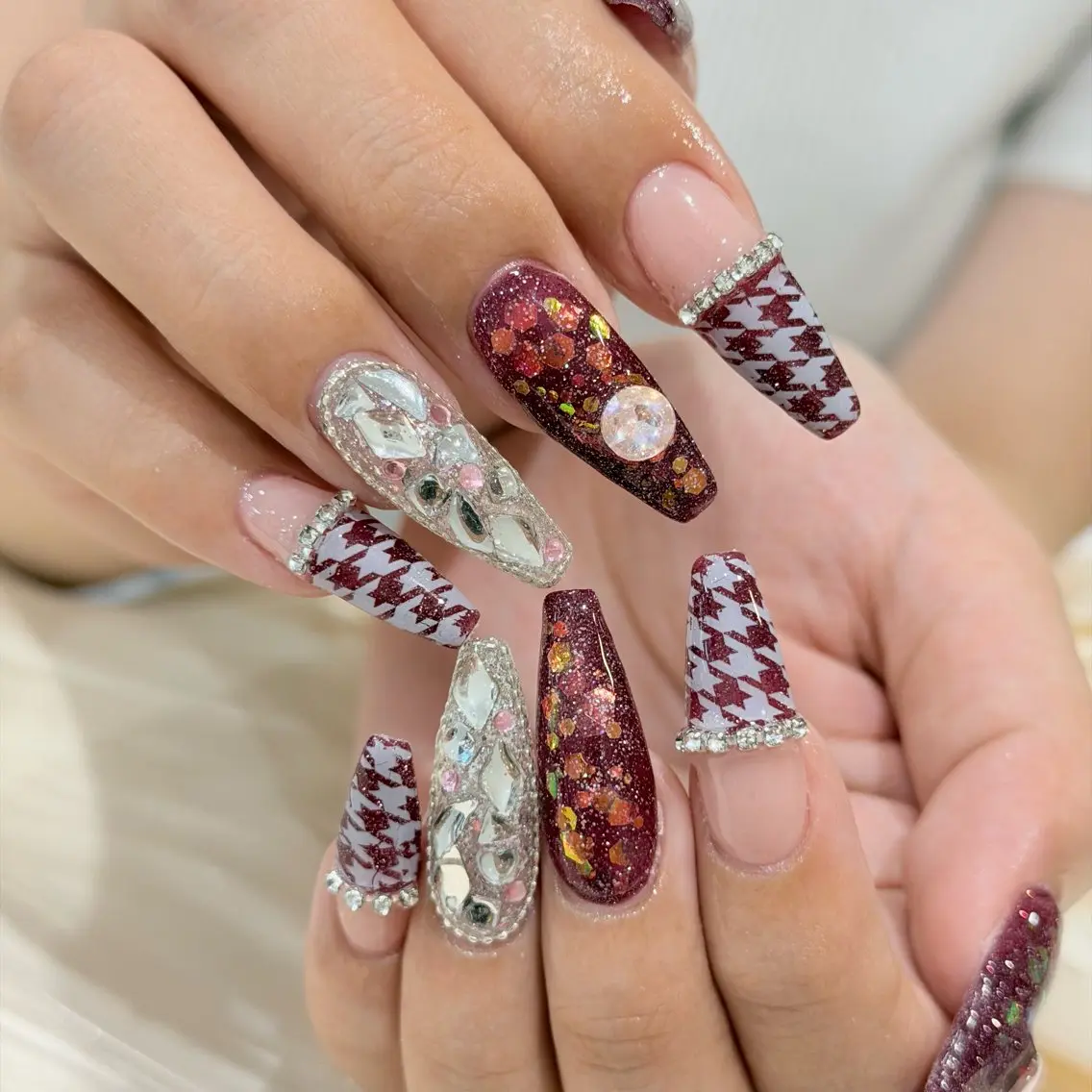 ネイル オーロラネイル フレンチネイル ジェルネイル グラデーション 韓国ネイル ハンドネイル Luci Nailのネイルデザイン