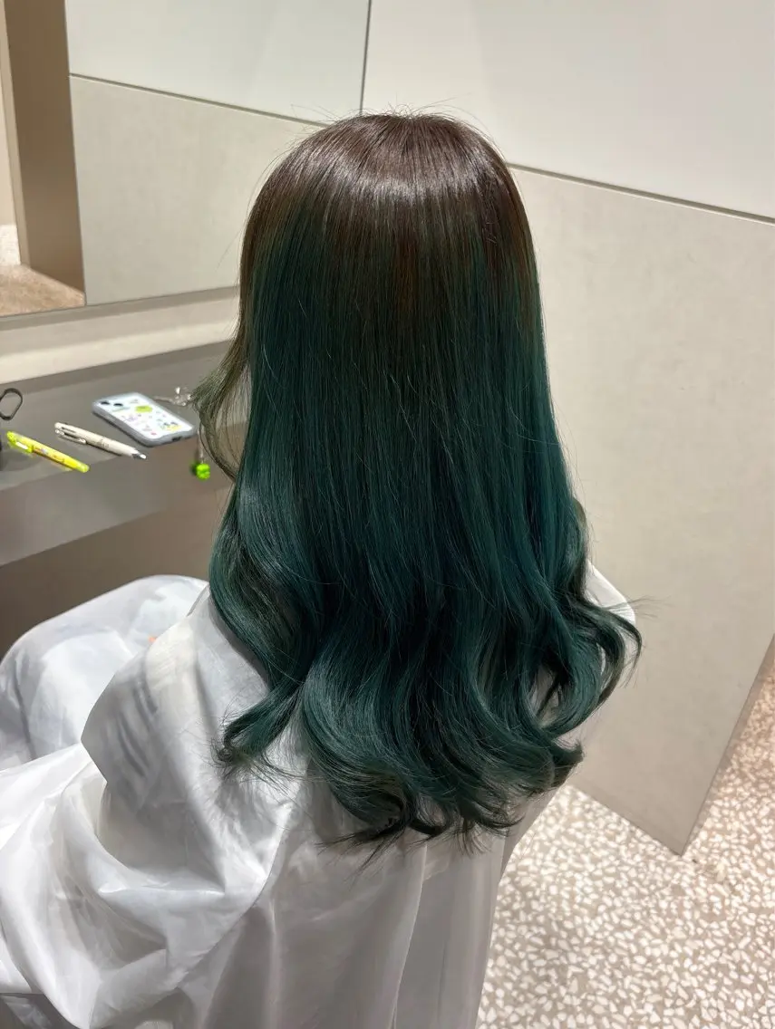 セミロング ヘアカラー kazufumi ..のヘアスタイル