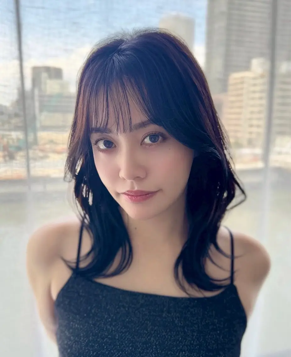 ミディアム カット ヘアカラー トリートメント RAISE by_WHITEのヘアスタイル