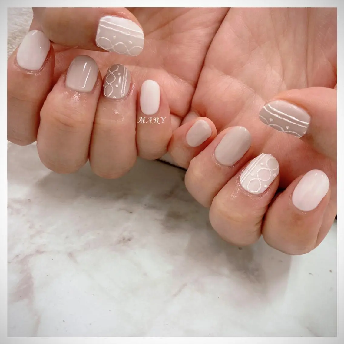 ネイル アートネイル マットネイル ニュアンスネイル ワンカラーネイル ホワイト ハンドネイル Mary nail .narumiのネイルデザイン