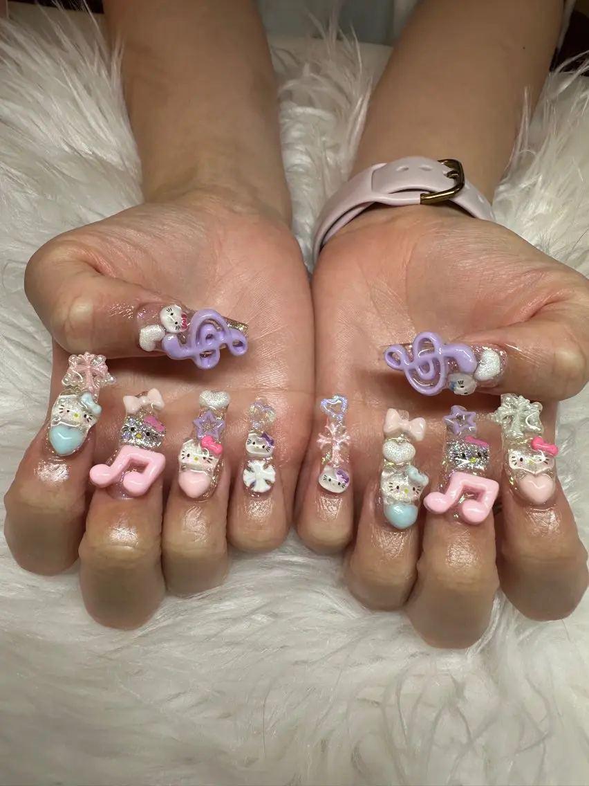 ネイル PEEKABOOミキ ネイル1級保持💅のネイルデザイン