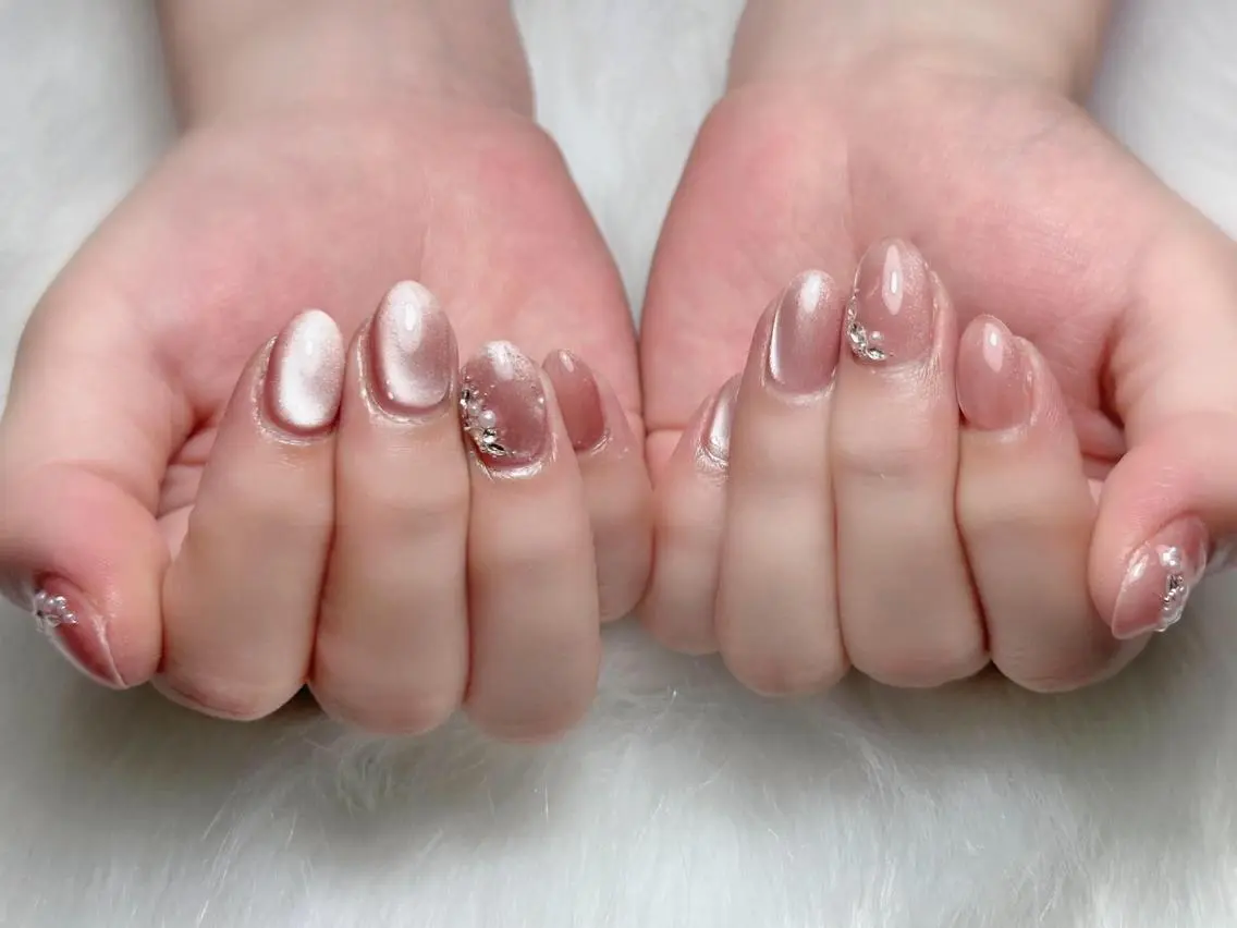 ネイル フラワーネイル フレンチネイル ガーリー キラキラネイル 韓国ネイル Melia Nailsのネイルデザイン