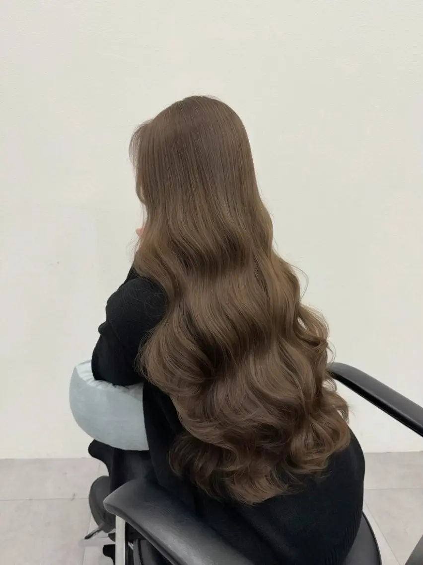 ロング カラー パーマ ヘアアレンジ メンズ キッズ カット ヘアカラー トリートメント オリーブカラー/ 上田優希/透明感のヘアスタイル