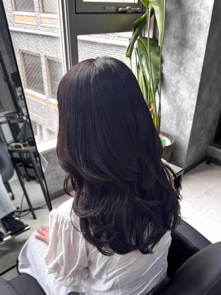 ロング ヘアカラー 隈﨑 璃音のヘアスタイル