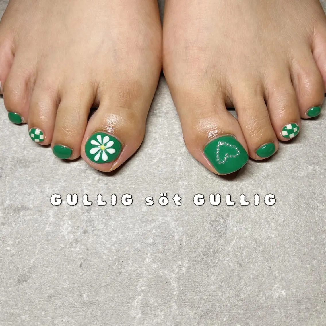 ネイル GULLIG söt GULLIGのネイルデザイン