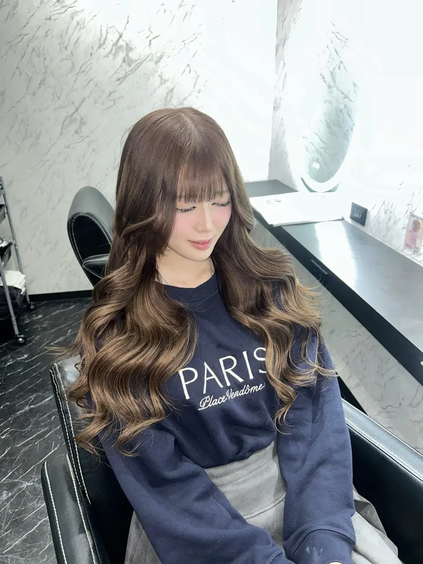 ロング カラー ヘアカラー LOHAS 優来（ユラ）のヘアスタイル