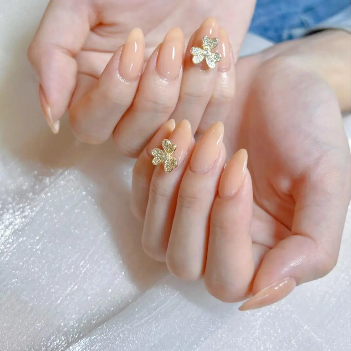 ネイル オーロラネイル フットネイル フレンチネイル ジェルネイル 韓国ネイル ハンドネイル ハンドケア 【ENサロン】 Rei🎀Nailのネイルデザイン