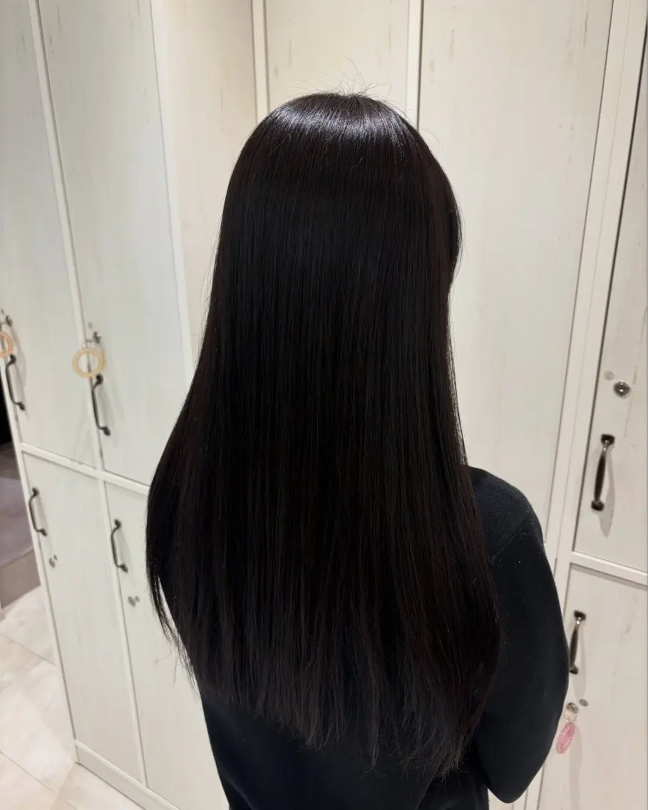 ロング カラー アッシュ アッシュグレー 透明感カラー 脇尾 百花のヘアスタイル