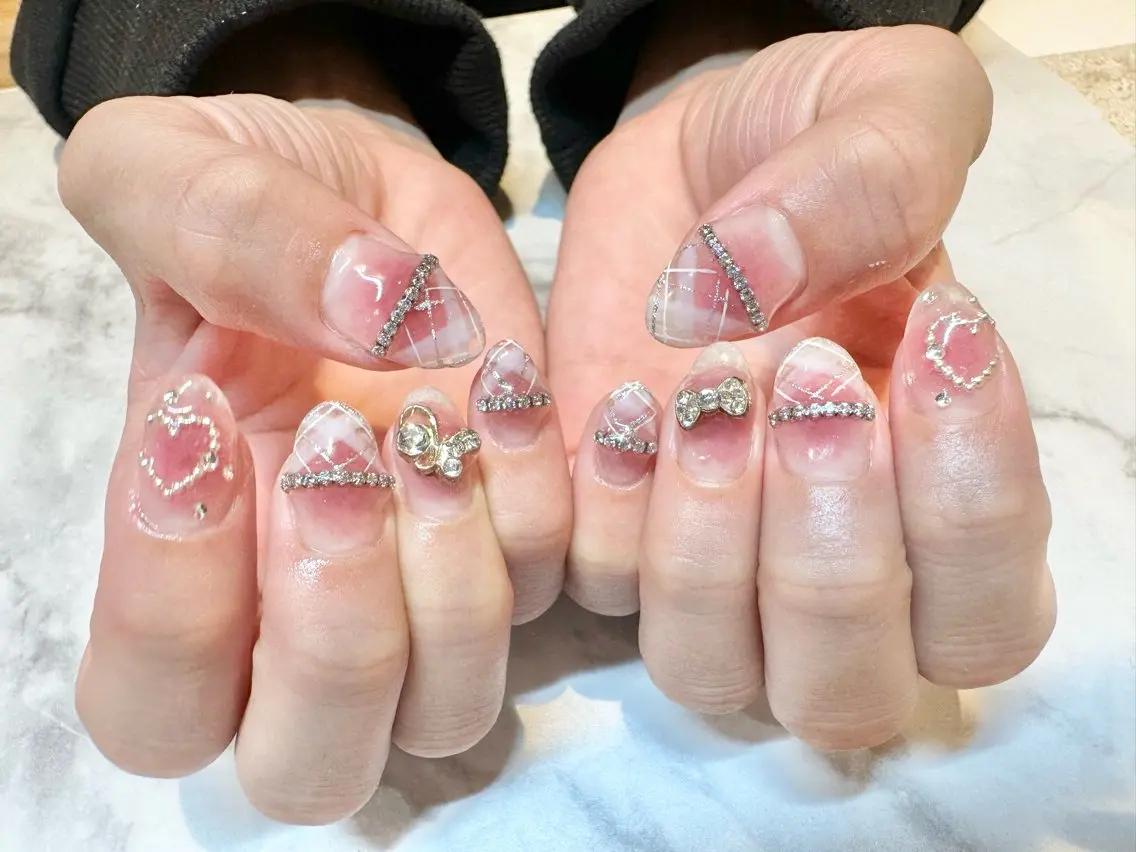 ネイル チークネイル ハート ロングネイル スカルプネイル 痛ネイル🩶推し活 🤍店長sagawaのネイルデザイン
