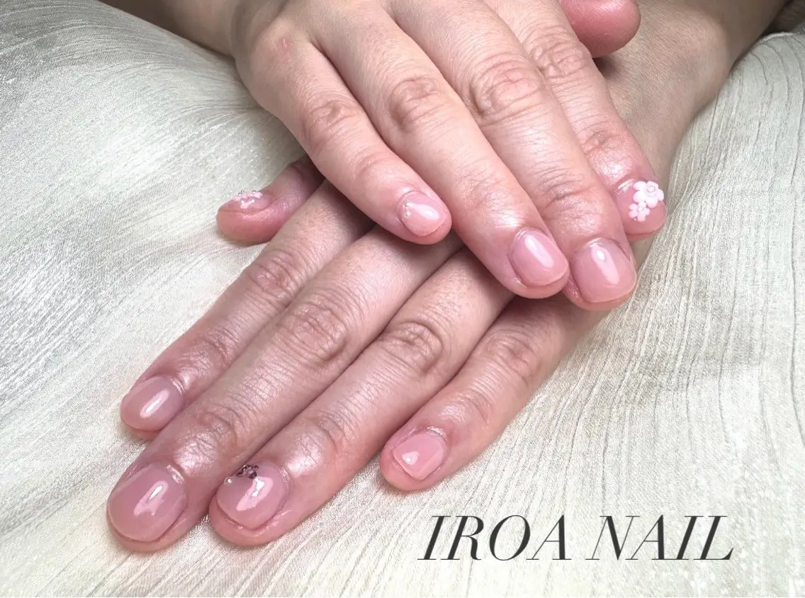 ネイル ワンカラーネイル ショートネイル IROA NAIL ayaのネイルデザイン