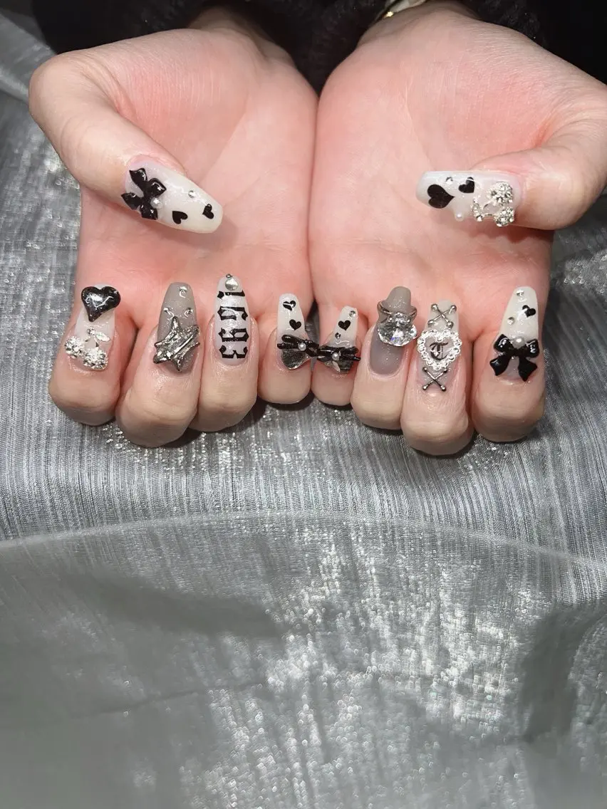 ネイル オーロラネイル チークネイル 長さ出し フットネイル フレンチネイル ハンドネイル Lee Nailsのネイルデザイン