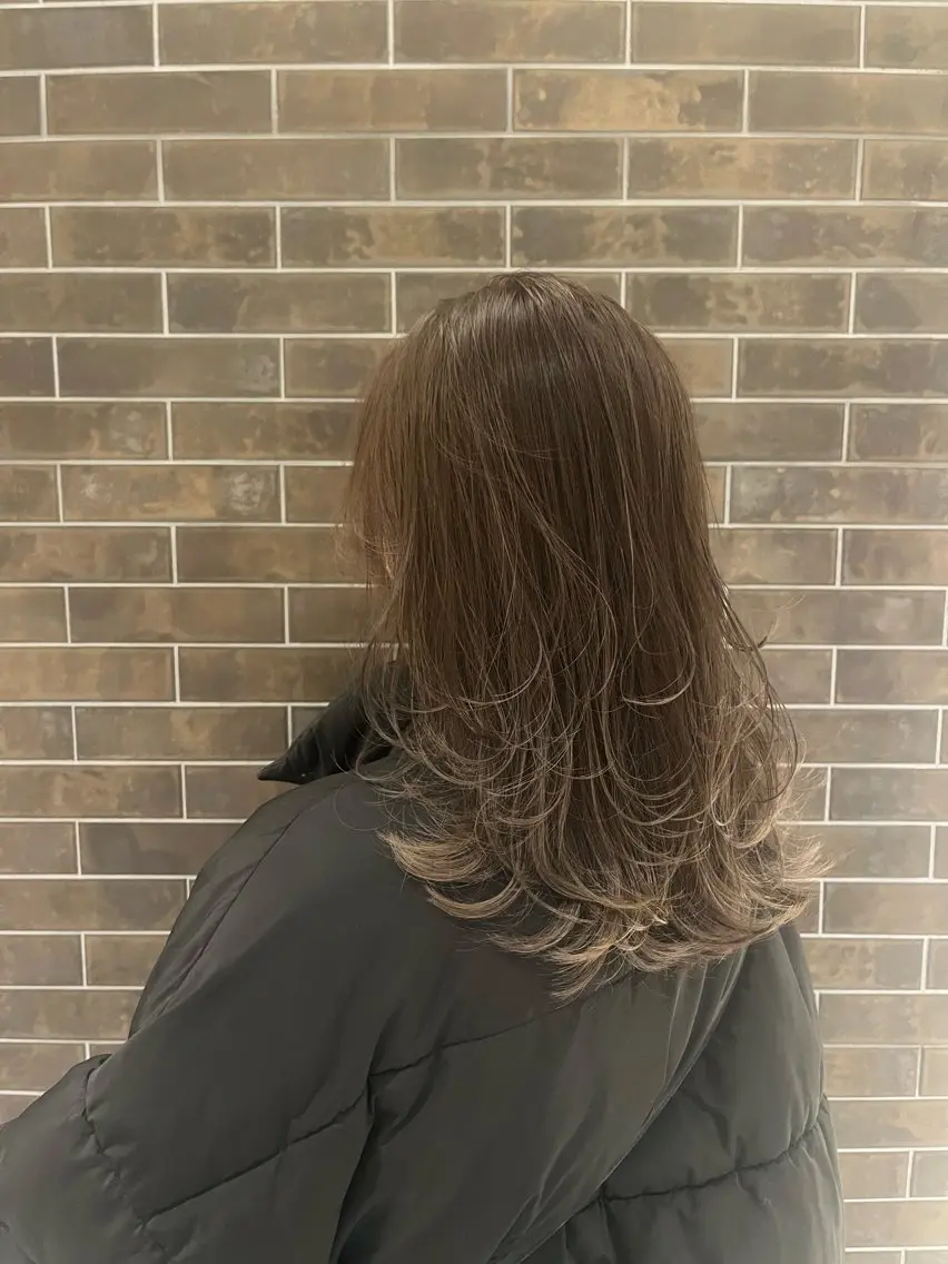 セミロング レイヤーカット カット ヘアカラー KANUMA SHUTAのヘアスタイル